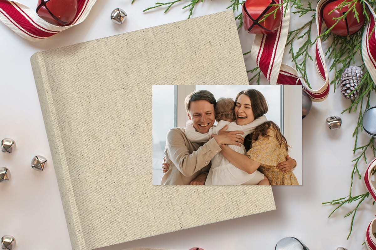 Gift the Magic of Memories with Stylish Photo Albums This Christmas!