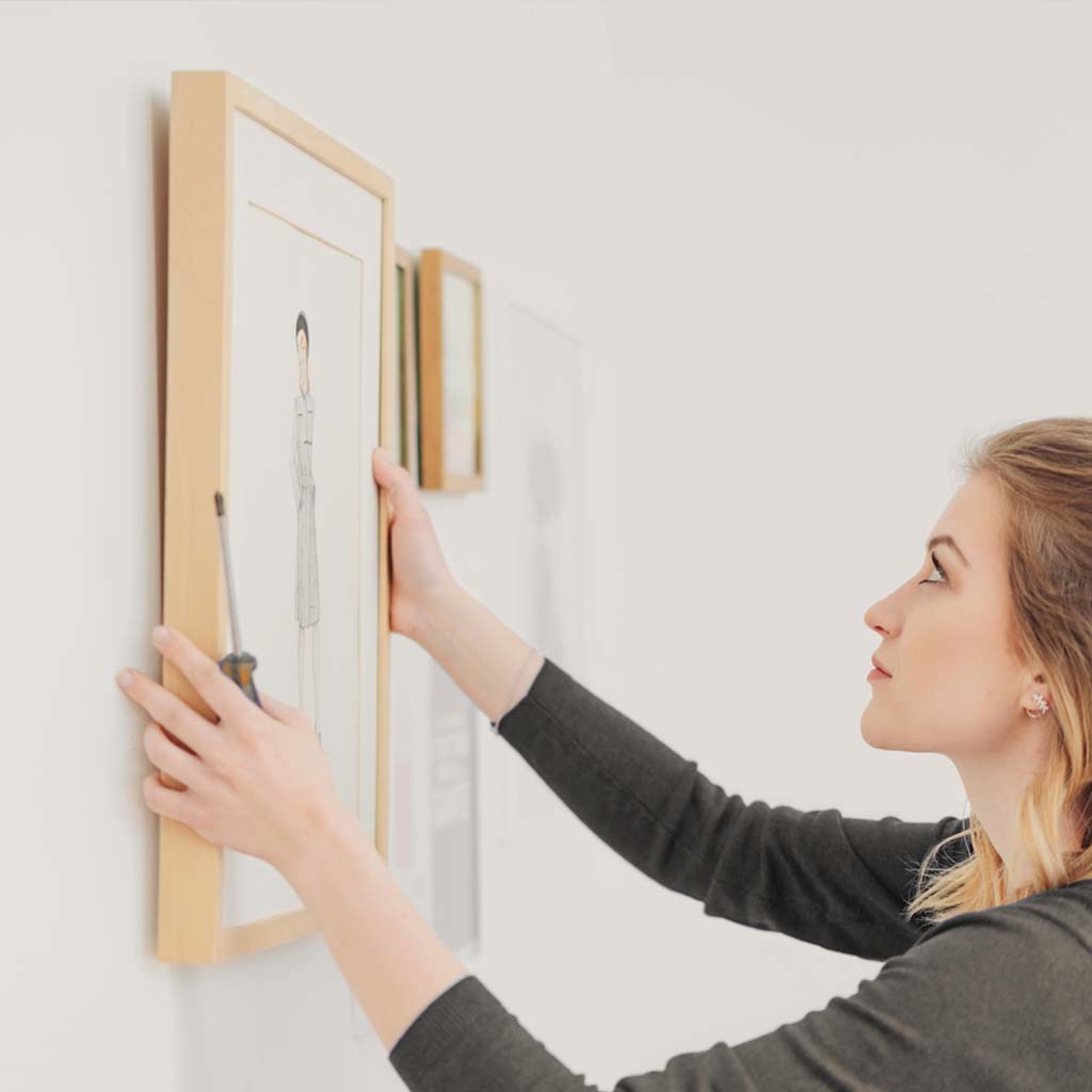 How to hang a picture frame guide